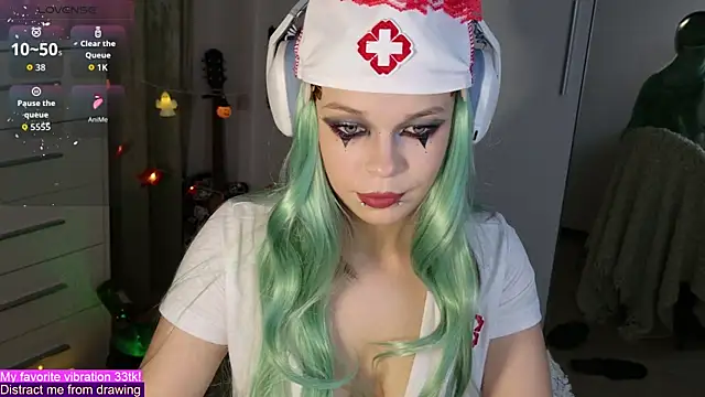 ValBae online show from October 31, 2025, 8:49 pm