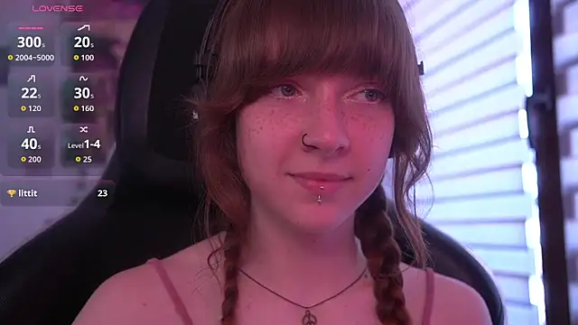 juliapie online show from June 25, 2026, 1:49 pm
