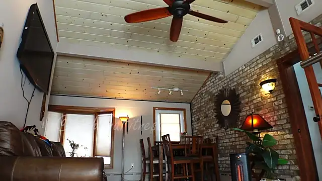 Snapshot of LushianaFitness chatting on January 10, 2025, 5:34 pm LushianaFitness online show from January 10, 2025, 5:34 pm