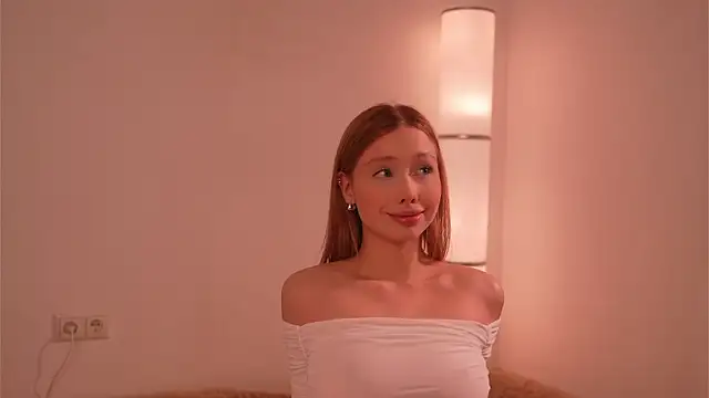 Snapshot of april_blush chatting on March 9, 2025, 2:54 pm april blush online show from March 9, 2025, 2:54 pm
