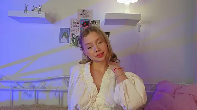 Snapshot of april_blush chatting on February 9, 2025, 3:56 pm april blush online show from February 9, 2025, 3:56 pm
