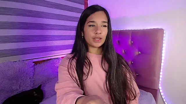 Snapshot of Maeena chatting on January 19, 2025, 3:08 am Maeena online show from January 19, 2025, 3:08 am