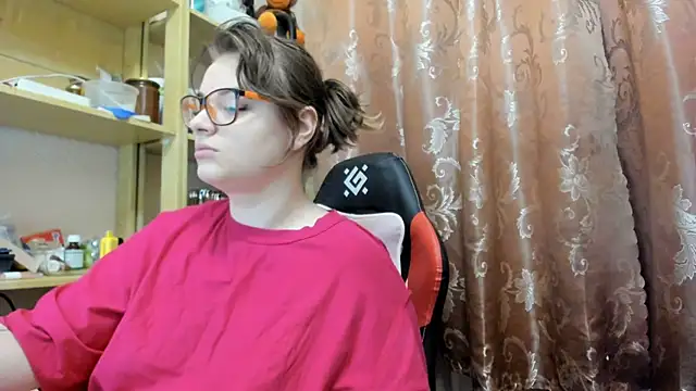 Snapshot of Seductive_She_Wolf chatting on March 2, 2026, 9:44 pm Seductive She Wolf online show from March 2, 2026, 9:44 pm