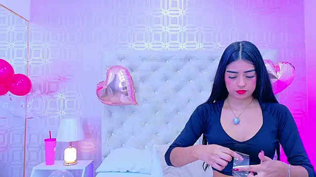 Snapshot of Mia-Monroe chatting on February 9, 2026, 1:31 pm Mia-Monroe online show from February 9, 2026, 1:31 pm