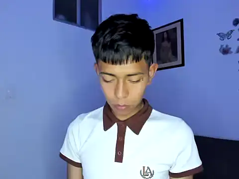 horny pair online show from April 3, 2026, 8:37 pm