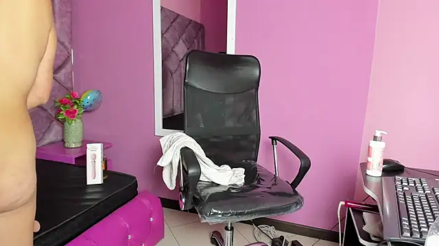 Sarah Hornny online show from March 8, 2025, 10:22 am