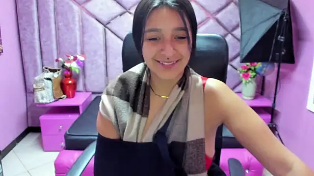 Sarah Hornny online show from March 11, 2025, 3:04 am