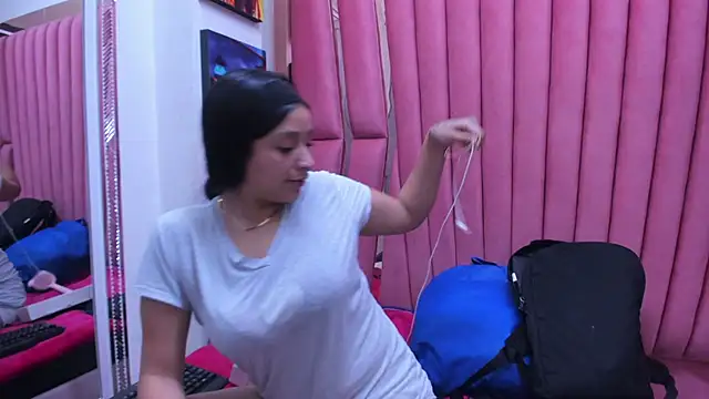 Sarah Hornny online show from November 9, 2025, 3:10 am