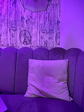 Snapshot of AbyThompson chatting on September 12, 2025, 7:13 pm AbyThompson online show from September 12, 2025, 7:13 pm