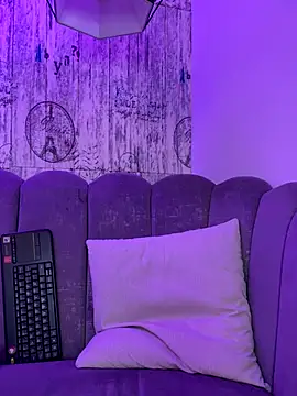 Snapshot of AbyThompson chatting on October 14, 2025, 3:40 am AbyThompson online show from October 14, 2025, 3:40 am