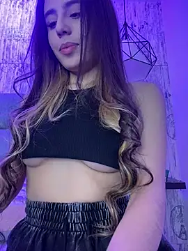 Snapshot of AbyThompson chatting on March 18, 2025, 12:19 am AbyThompson online show from March 18, 2025, 12:19 am