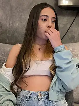 Snapshot of AbyThompson chatting on March 23, 2025, 12:15 am AbyThompson online show from March 23, 2025, 12:15 am