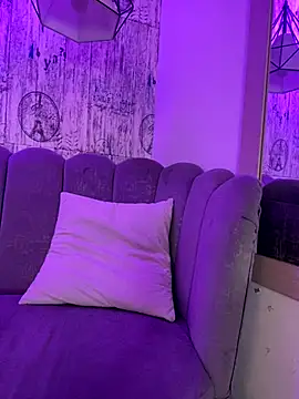 Snapshot of AbyThompson chatting on October 21, 2025, 11:20 am AbyThompson online show from October 21, 2025, 11:20 am