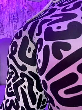 Snapshot of AbyThompson chatting on November 4, 2025, 6:44 pm AbyThompson online show from November 4, 2025, 6:44 pm