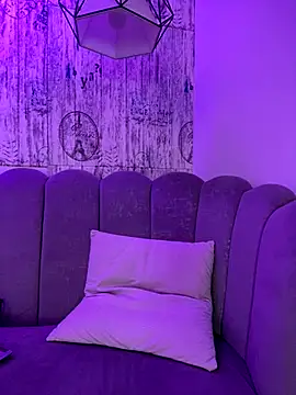 Snapshot of AbyThompson chatting on October 27, 2025, 7:15 pm AbyThompson online show from October 27, 2025, 7:15 pm