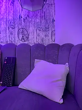 Snapshot of AbyThompson chatting on October 2, 2025, 1:03 pm AbyThompson online show from October 2, 2025, 1:03 pm