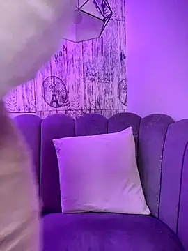 Snapshot of AbyThompson chatting on October 3, 2025, 12:17 pm AbyThompson online show from October 3, 2025, 12:17 pm