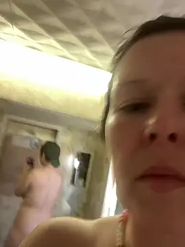 KatieBARBiE98 online show from April 7, 2026, 5:04 pm