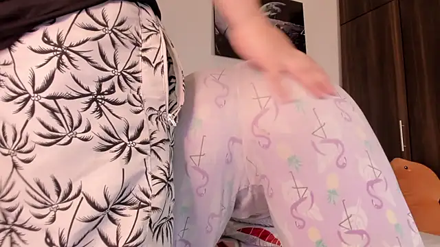 Snapshot of HarleyRedd chatting on March 29, 2026, 6:37 am HarleyRedd online show from March 29, 2026, 6:37 am