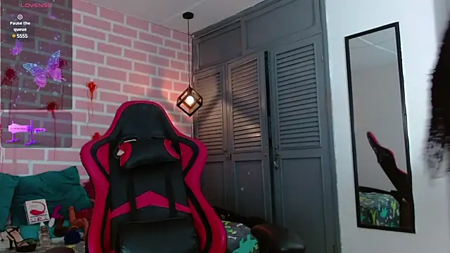 Snapshot of analus-01 chatting on February 28, 2025, 3:15 am analus-01 online show from February 28, 2025, 3:15 am