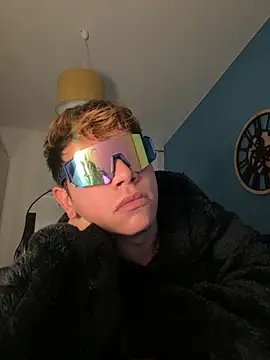 Snapshot of calleaaaa chatting on November 21, 2025, 8:57 am calleaaaa online show from November 21, 2025, 8:57 am