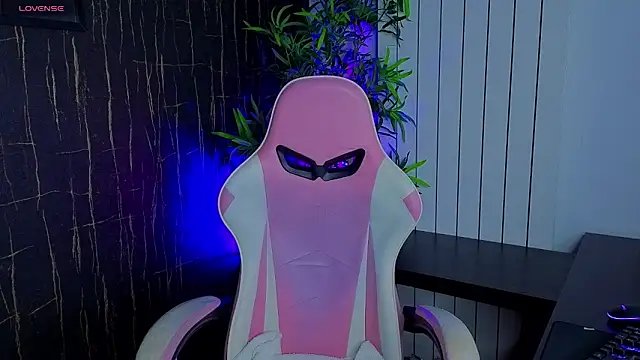 AlyseReuse online show from October 31, 2025, 7:32 pm