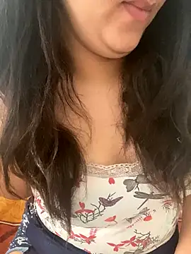 yassminsexy22 online show from November 18, 2025, 12:30 pm