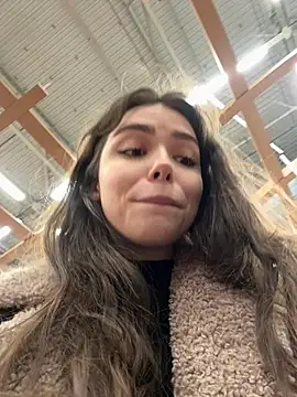 pantyless online show from February 4, 2026, 12:27 am