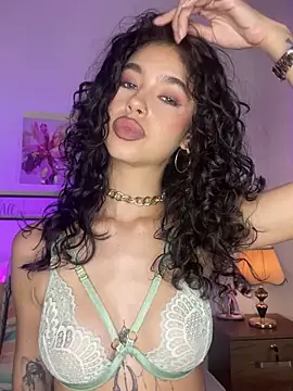 Snapshot of MarianaSnake chatting on November 10, 2025, 8:47 pm MarianaSnake online show from November 10, 2025, 8:47 pm