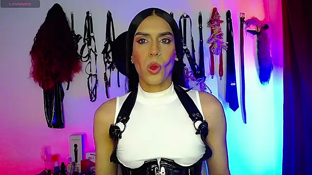 akinoro  online show from November 14, 2025, 7:50 pm