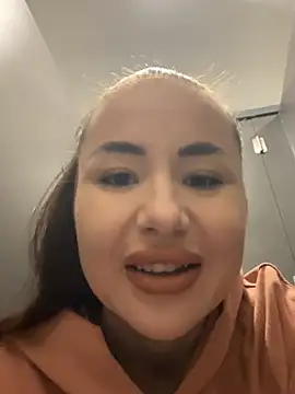 Snapshot of beautydiamond chatting on January 23, 2025, 8:04 am beautydiamond online show from January 23, 2025, 8:04 am