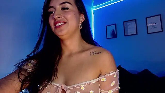 Snapshot of SophiaJoliebm chatting on December 20, 2024, 8:12 pm SophiaJoliebm online show from December 20, 2024, 8:12 pm