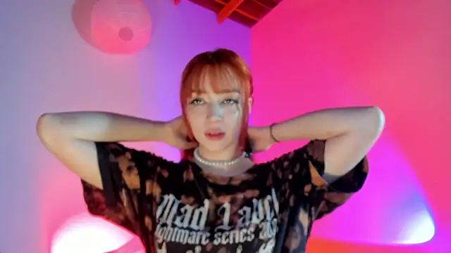 Snapshot of sweeet_peach chatting on February 16, 2026, 4:33 am sweeet peach online show from February 16, 2026, 4:33 am