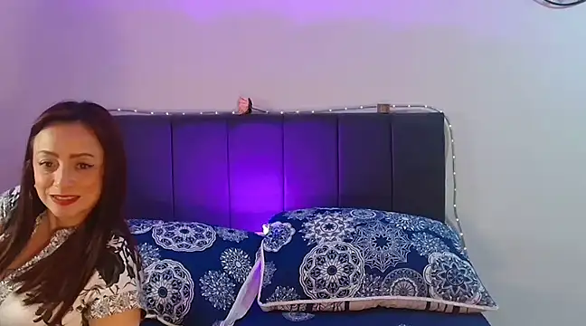 catalinamommyx online show from March 19, 2025, 6:03 am