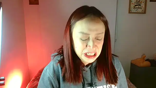 catalinamommyx online show from September 19, 2025, 7:01 am