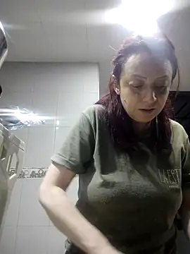 catalinamommyx online show from October 6, 2025, 10:54 pm