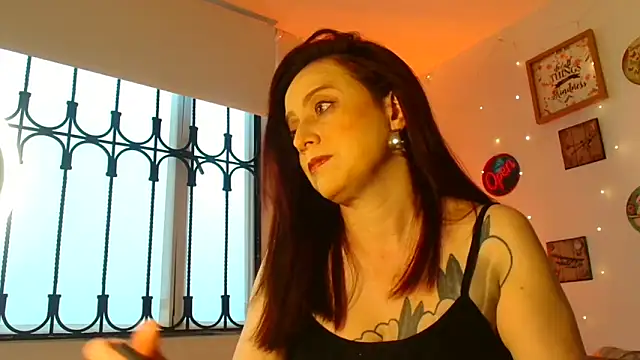 catalinamommyx online show from January 17, 2026, 10:57 pm