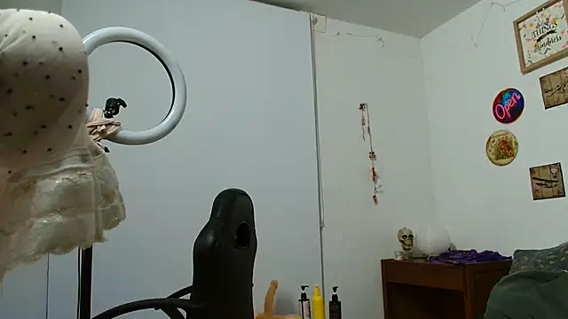 catalinamommyx online show from March 27, 2026, 12:41 am