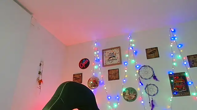 catalinamommyx online show from October 25, 2025, 1:16 am