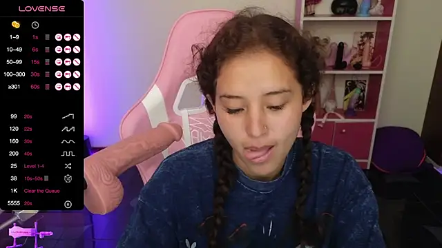 Snapshot of redbarbiedollx chatting on March 15, 2025, 2:12 pm redbarbiedollx online show from March 15, 2025, 2:12 pm