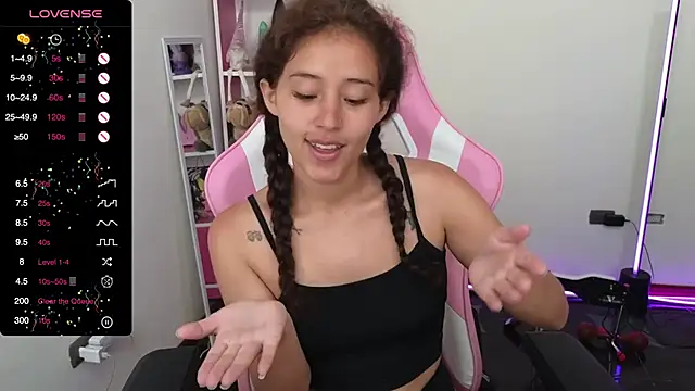 Snapshot of redbarbiedollx chatting on January 6, 2025, 2:36 pm redbarbiedollx online show from January 6, 2025, 2:36 pm