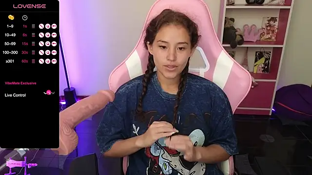 Snapshot of redbarbiedollx chatting on March 13, 2025, 1:40 pm redbarbiedollx online show from March 13, 2025, 1:40 pm