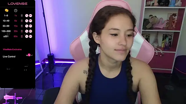 Snapshot of redbarbiedollx chatting on March 14, 2025, 1:24 pm redbarbiedollx online show from March 14, 2025, 1:24 pm