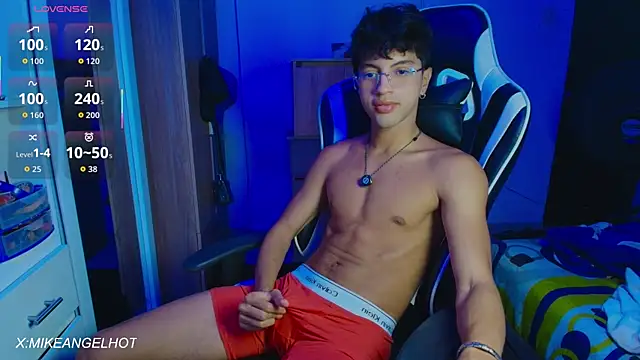 Angelligth online show from June 25, 2026, 3:37 am