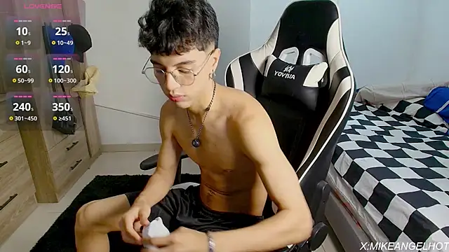 Angelligth online show from March 29, 2026, 3:41 am