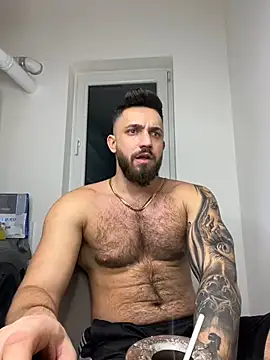 Snapshot of LoveIsBlind_ chatting on December 30, 2024, 9:19 pm LoveIsBlind online show from December 30, 2024, 9:19 pm