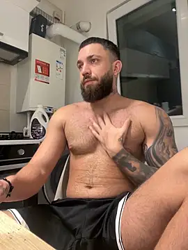 Snapshot of LoveIsBlind_ chatting on October 19, 2025, 2:47 am LoveIsBlind online show from October 19, 2025, 2:47 am