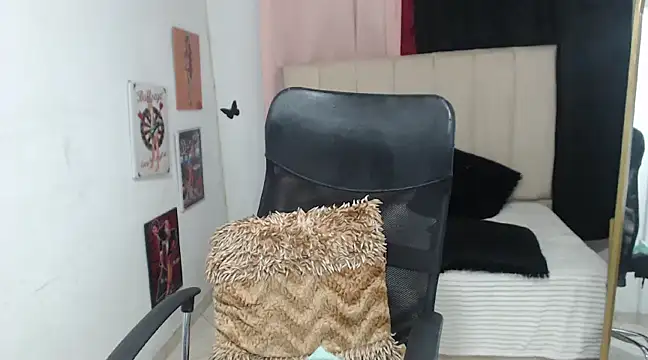 Snapshot of kleo_princess18 chatting on February 24, 2025, 1:24 am kleo princess18 online show from February 24, 2025, 1:24 am