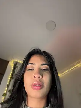 Snapshot of lina_pink chatting on April 24, 2026, 2:46 am lina pink online show from April 24, 2026, 2:46 am