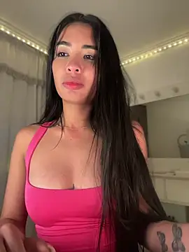 Snapshot of lina_pink chatting on May 18, 2026, 4:01 am lina pink online show from May 18, 2026, 4:01 am